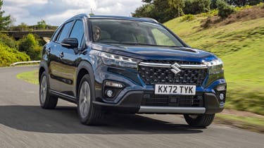 Suzuki S-Cross Hybrid - front tracking